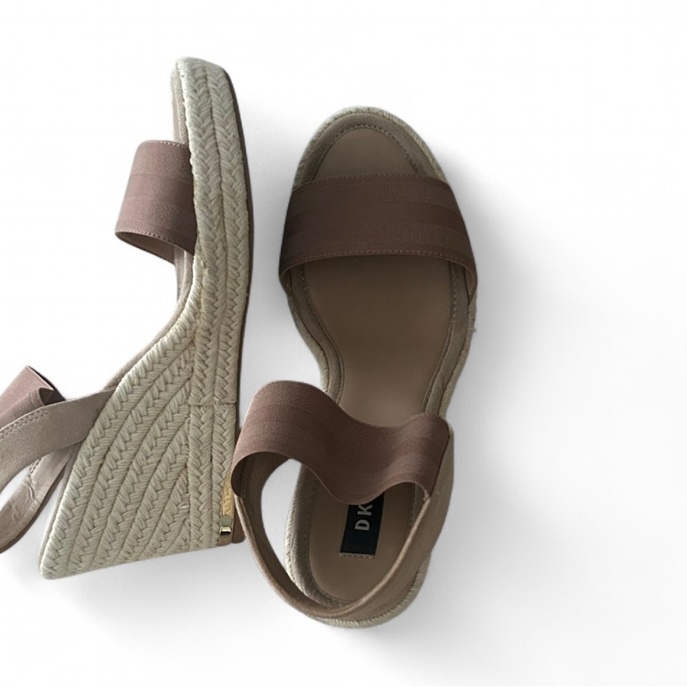 Elegant Brown Wedge Sandals